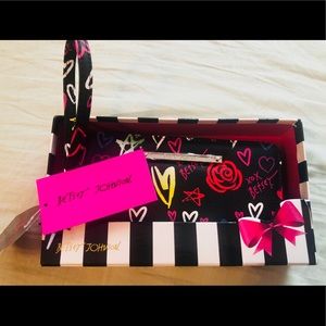 NEW Betsey Johnson wristlet